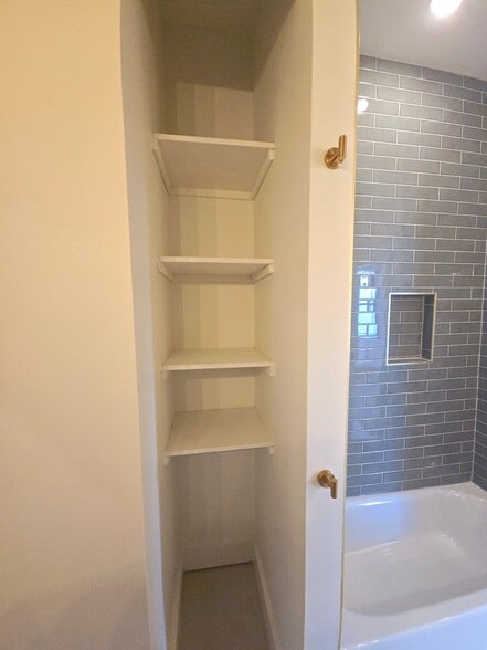 Building Photo - 1207 Lee St