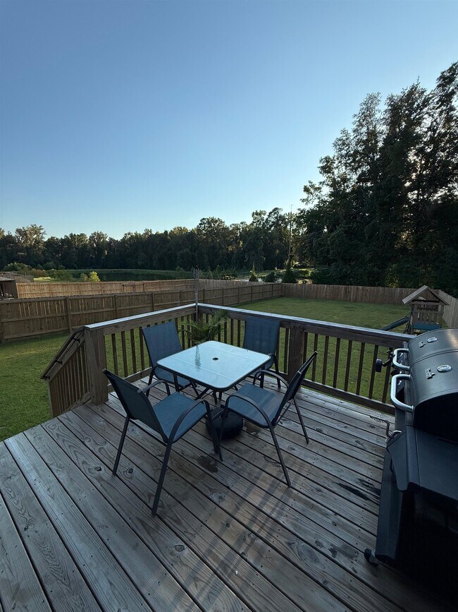 Building Photo - 2058 Hansel Hl Dr