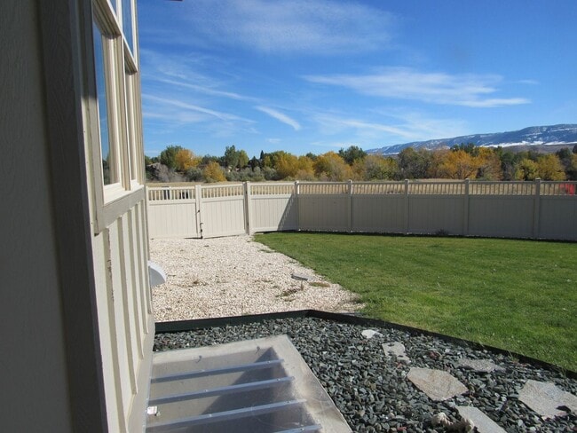 Building Photo - Stunning Westside Home