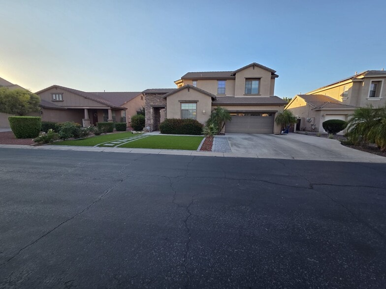 Building Photo - 3354 E Grand Canyon Dr