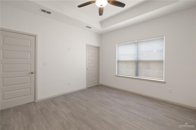 Building Photo - 22 S Alamo Rd