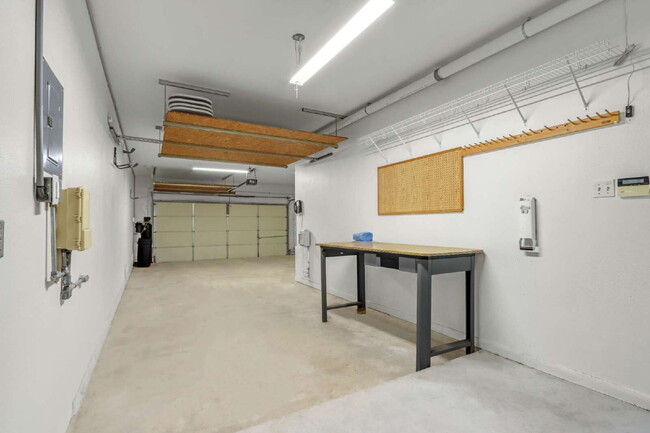 Building Photo - 9519 Rocksprings St