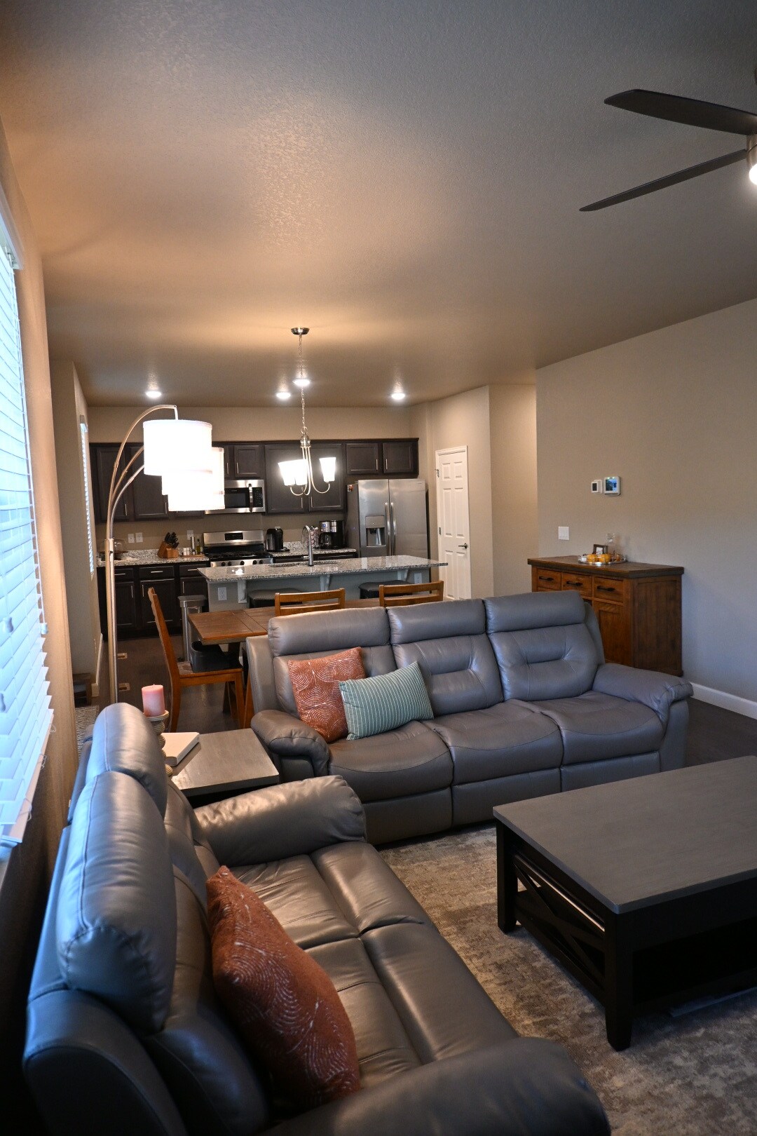 Building Photo - 1986 Shadow Creek Dr