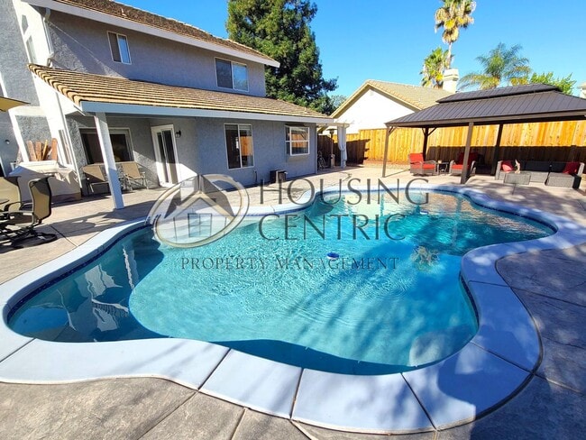 Building Photo - Executive Folsom Rental EXCELLENT Location and a POOL!
