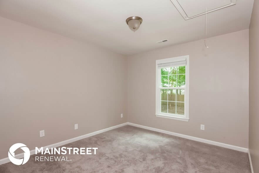 Building Photo - 2316 Torrington Ln