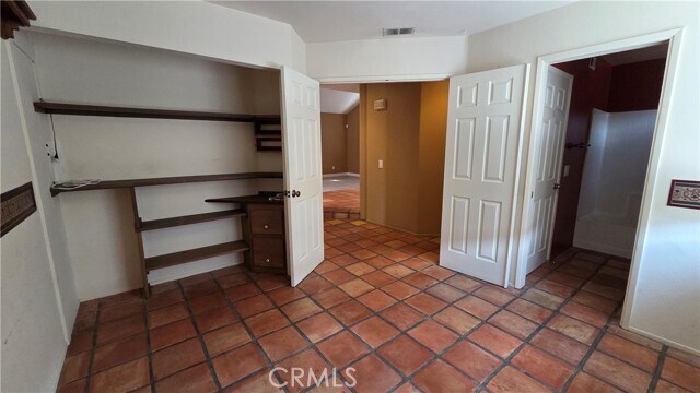 Building Photo - 25568 Blackthorne Dr