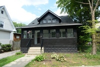 Building Photo - 724 S 5th St