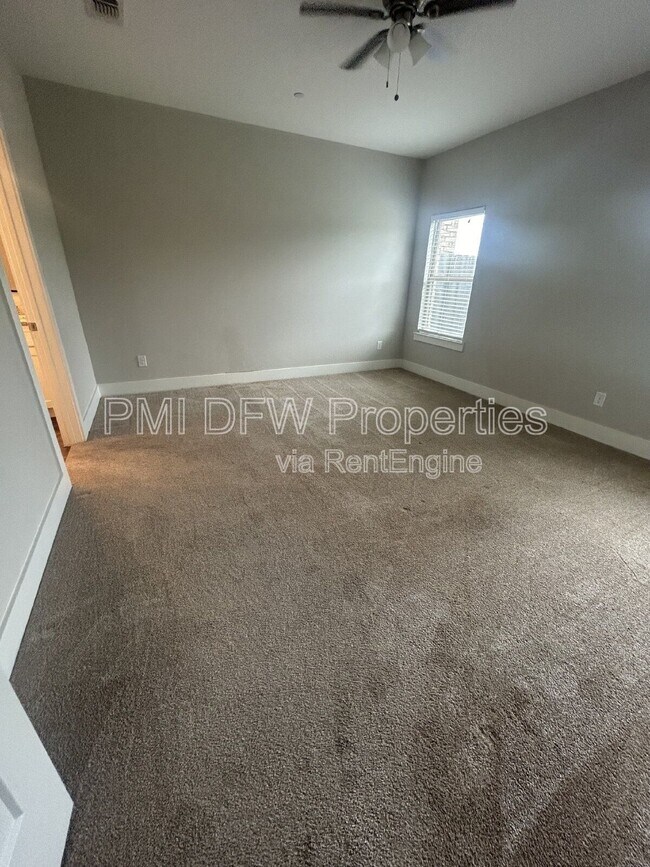 Building Photo - 212 Stone Cir