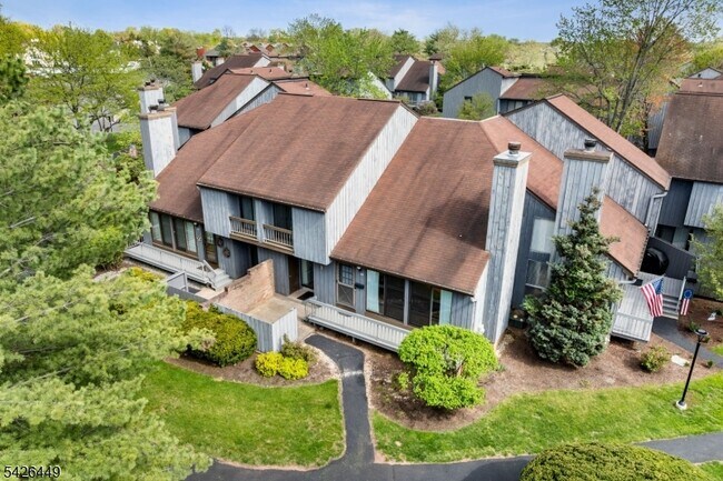 Building Photo - 257 Gemini Dr