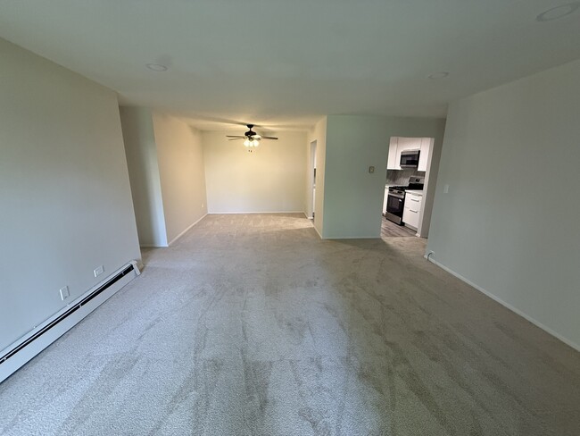 Building Photo - 9S220 Lake Dr