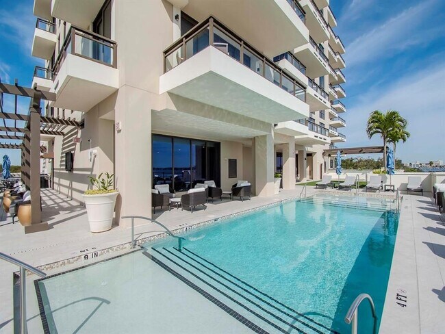 Building Photo - 2103 Bayshore Blvd