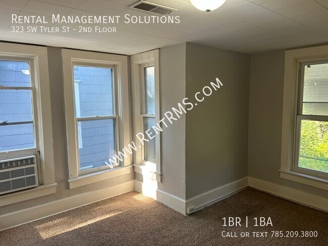 Building Photo - 323 SW Tyler St 2nd Floor- 1BED/1 BATH