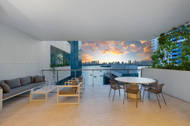 Building Photo - 1300 Monad Ter