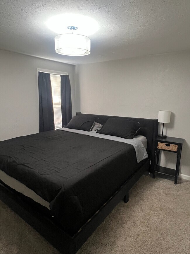 Building Photo - 1156 McKinley Ave