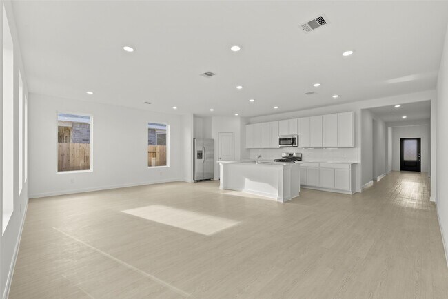 Building Photo - 28627 Bluebonnet Grotto Dr