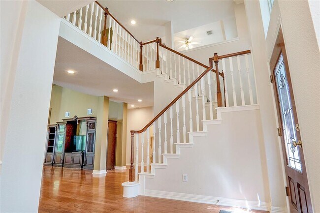 Building Photo - 5534 Chesapeake Pl
