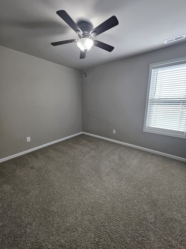 Building Photo - 318 N Landing Dr