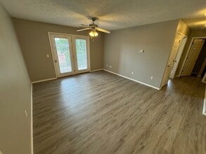 Building Photo - updated  1 Bedroom 1 bath Apartment