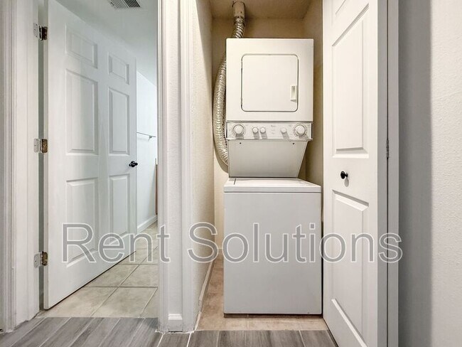 Building Photo - 2500 Winding Creek Blvd