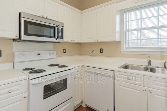 Building Photo - 1434 Amberley Woods Cv