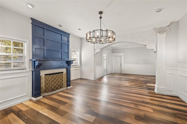 Building Photo - 4102 W Sevilla St