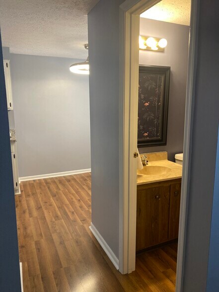 Building Photo - 9348 Loch Lea Ln