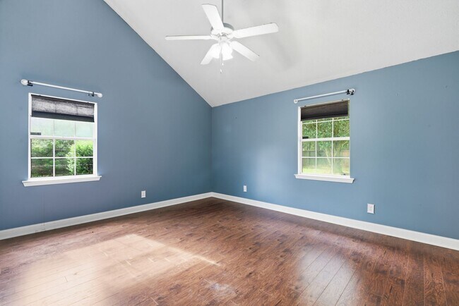 Building Photo - 121 Mill Ct