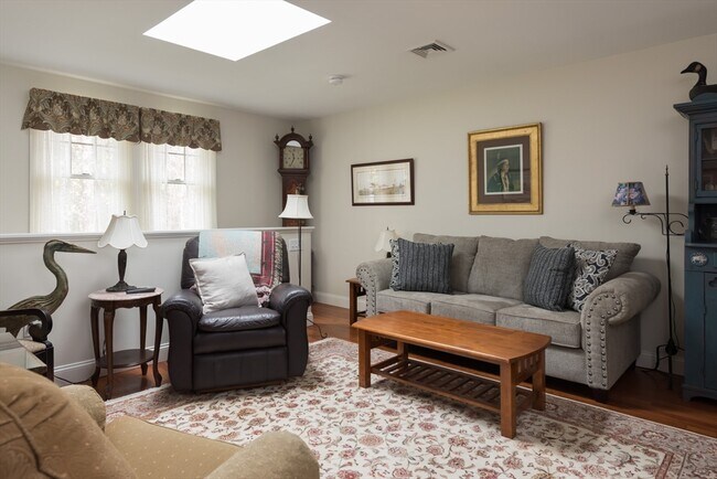 Building Photo - 15 Parlowtown Rd