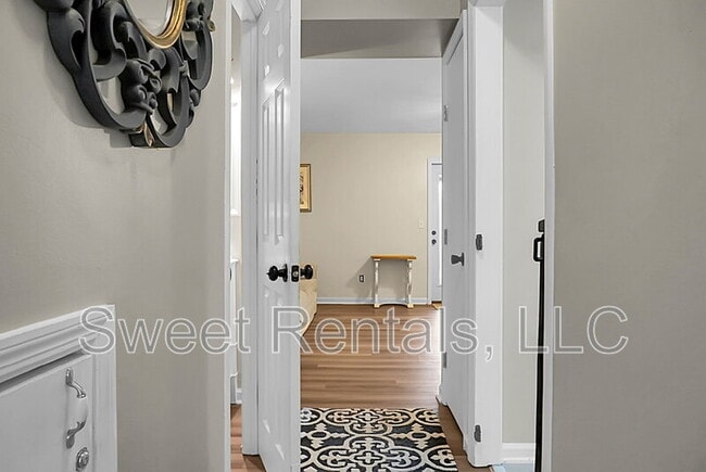 Building Photo - 733 Ralston Ct