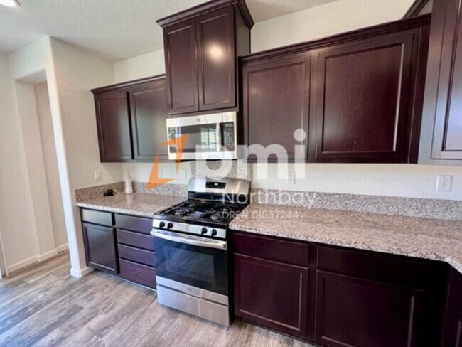 Building Photo - 406 Alyssum Dr