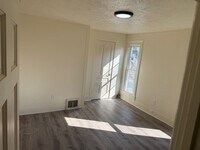 Building Photo - 108 Burton St SW