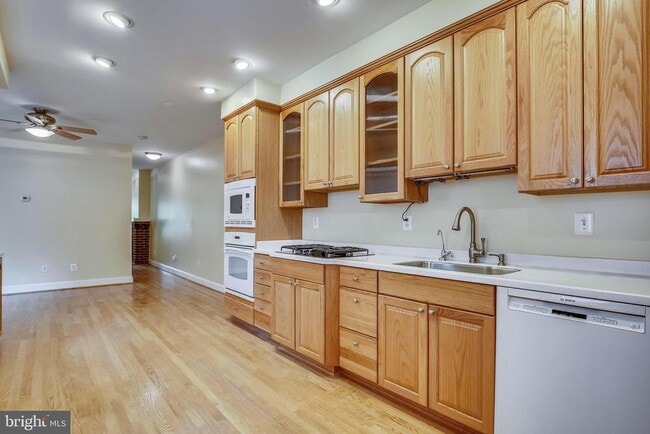 Building Photo - 119 N Peyton St