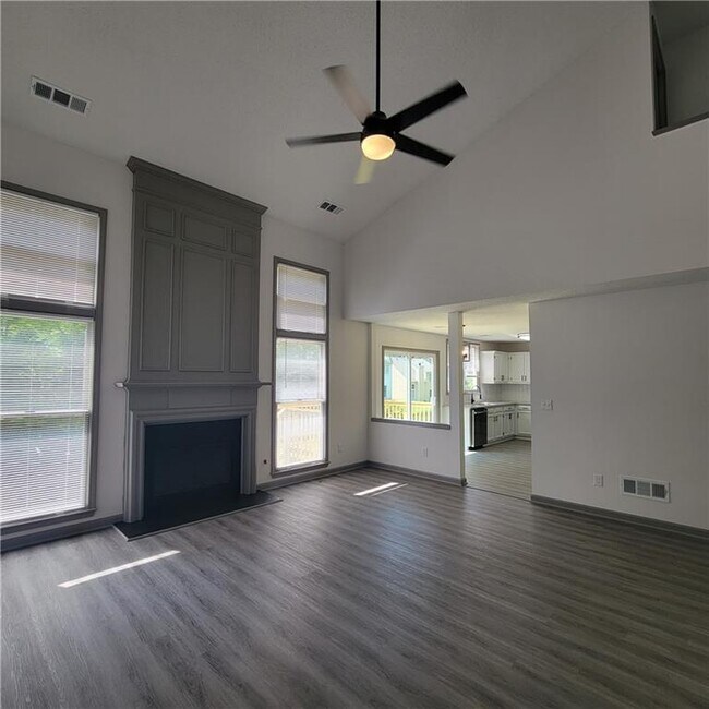 Building Photo - 3045 Binghampton Ln