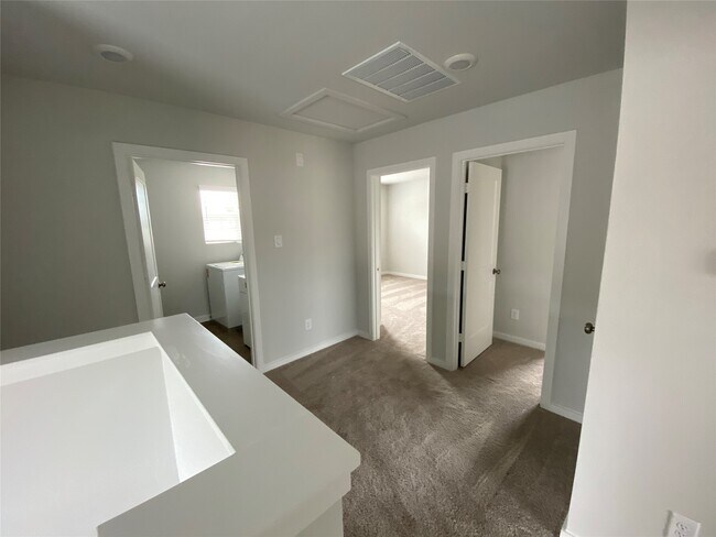 Building Photo - 122 Alset Dr