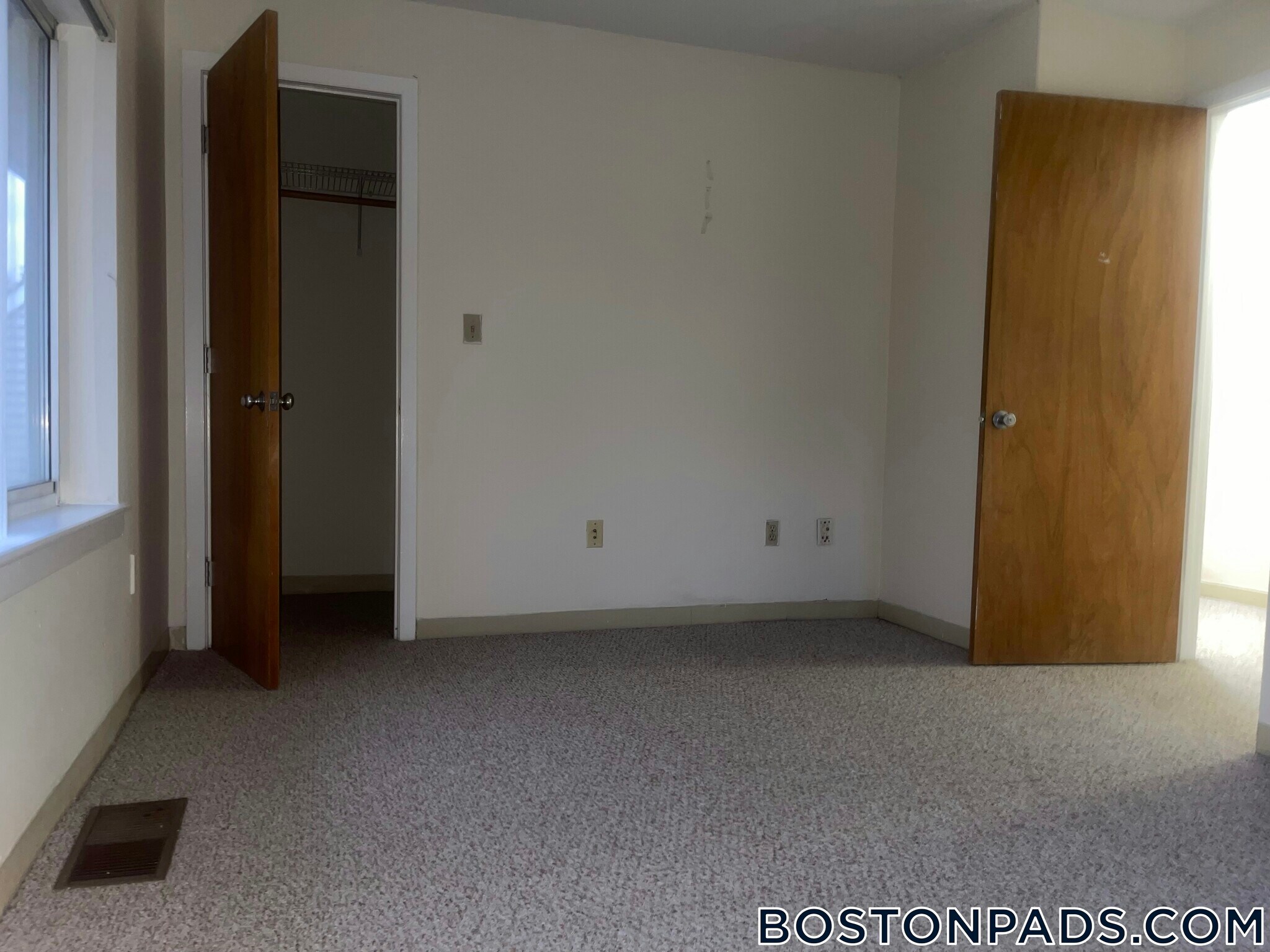 Building Photo - 140 N Beacon St