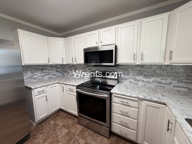 Building Photo - Adorable North Spokane Home in 5 Mile – Cherry Ln