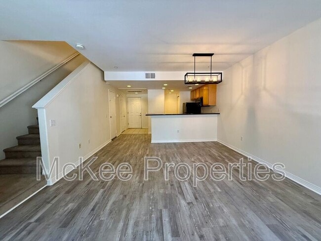 Building Photo - 1501 India St