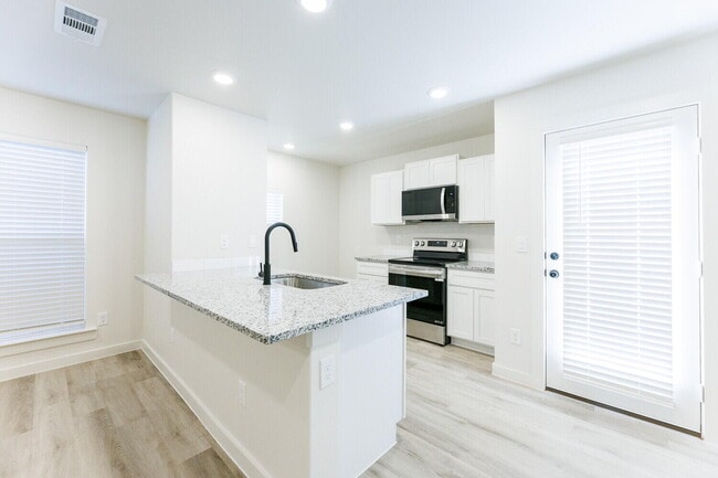 Building Photo - 6313 Volney Ave