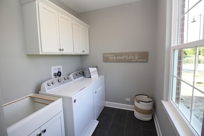 Building Photo - 10752 Clock Tower Dr