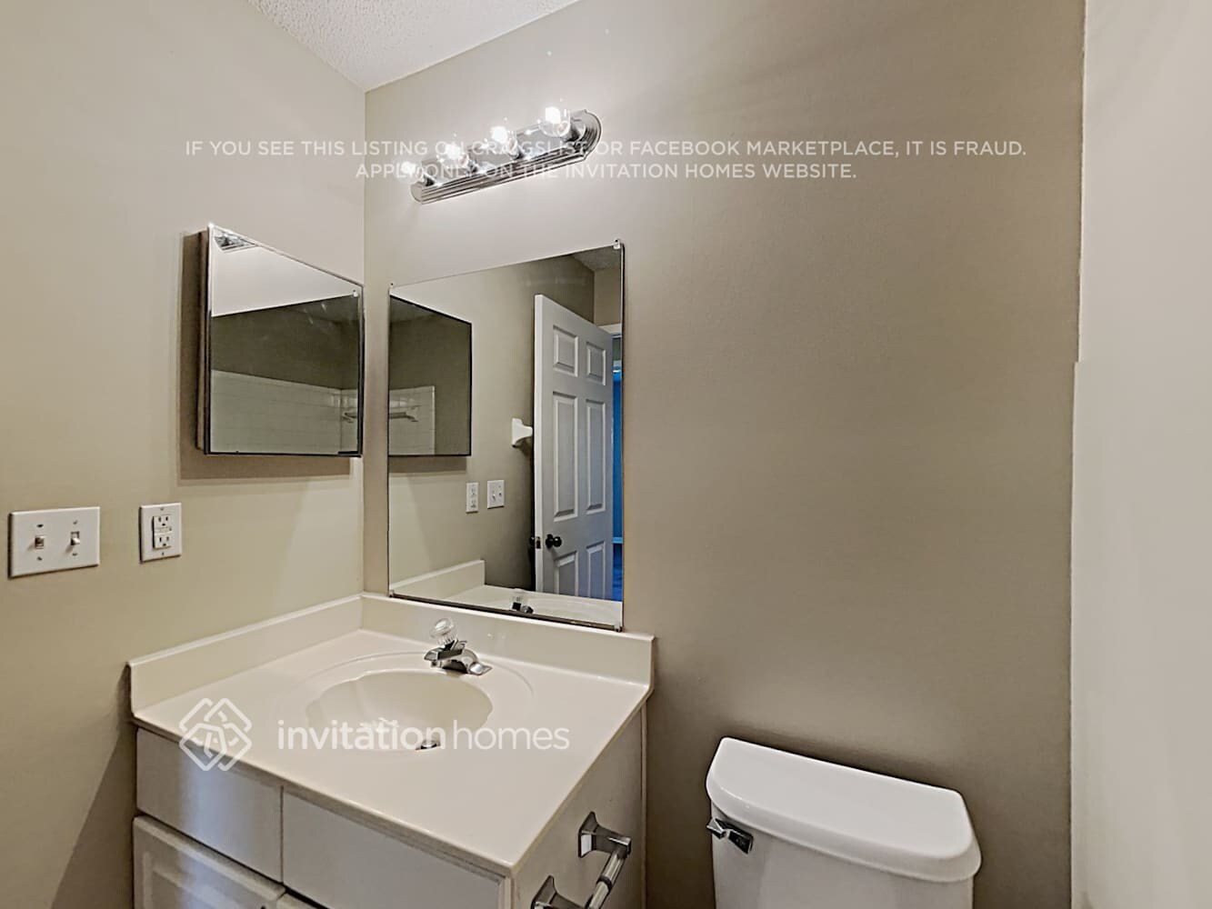 Building Photo - 8043 Sable Creek Dr E