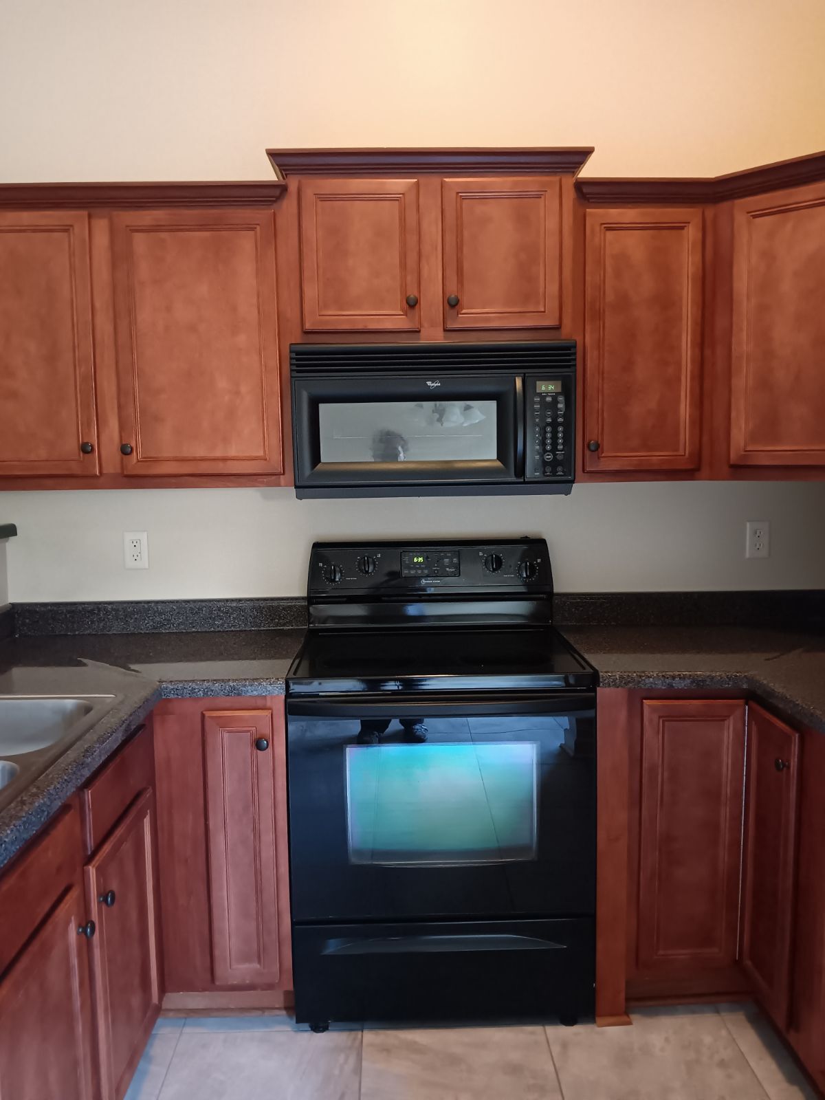 Kitchen area - 1007 Meriweather Dr