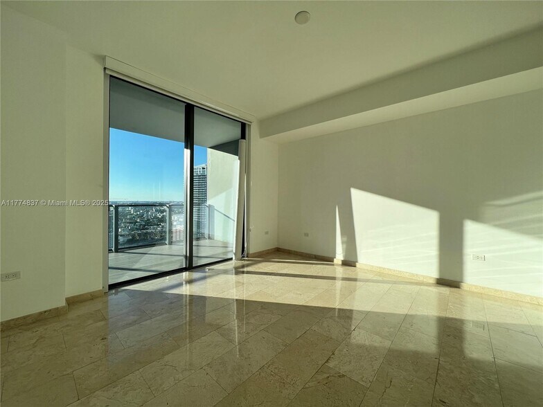 Building Photo - 68 SE 6th St