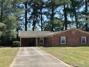 Building Photo - 915 Southview Cir
