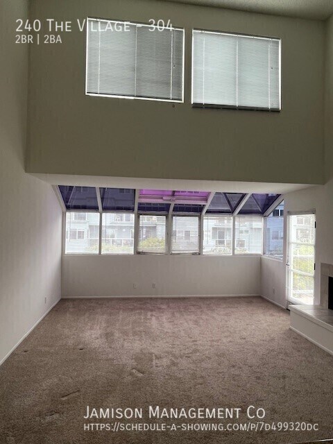 Building Photo - 240 The Vlg