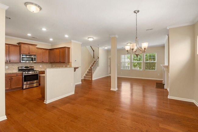 Building Photo - Charming 3BR Home with Loft, Fenced Yard & Community Pool
