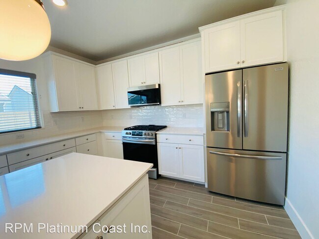 Building Photo - 4 br, 2.5 bath House - 978 Lester Ave.