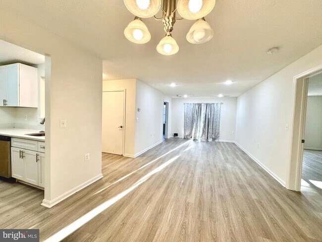 Building Photo - 12901 Churchill Ridge Cir