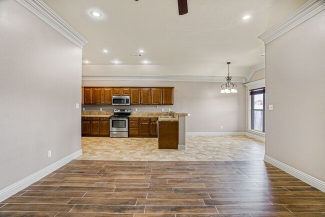 Building Photo - 110 Vienne Pl