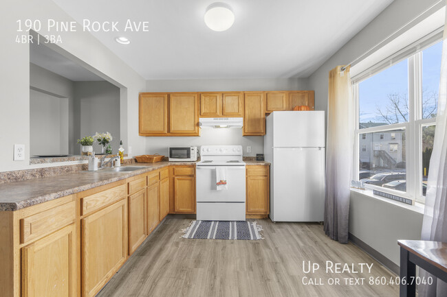 Primary Photo - Pine Rock Townhomes – Premier Student Hous...