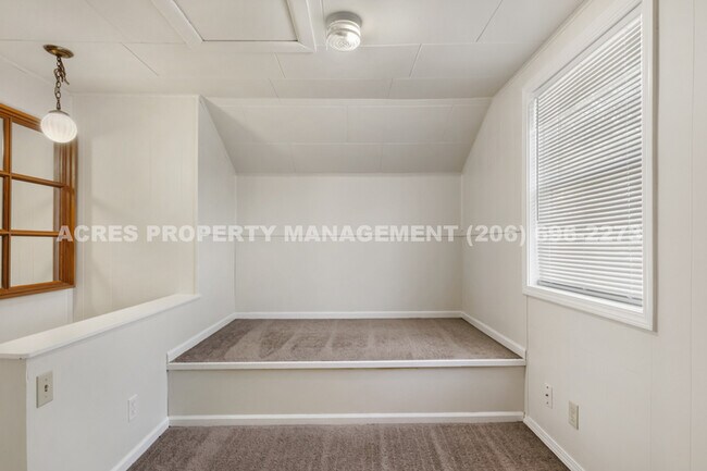 Building Photo - 17041 34th Ave S